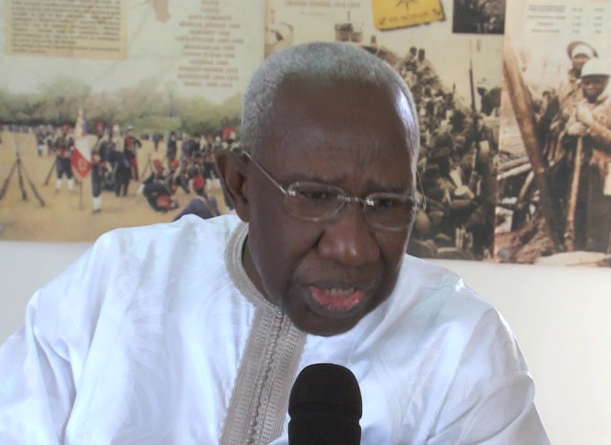 Histoire générale du Sénégal: Iba Der Thiam reçoit des familles religieuses