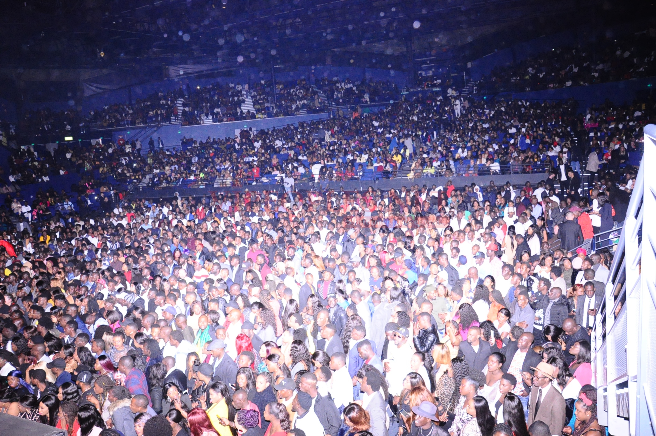 PHOTOS: 195 Images de la belle réussite du concert de Waly Seck au Domes de Paris.