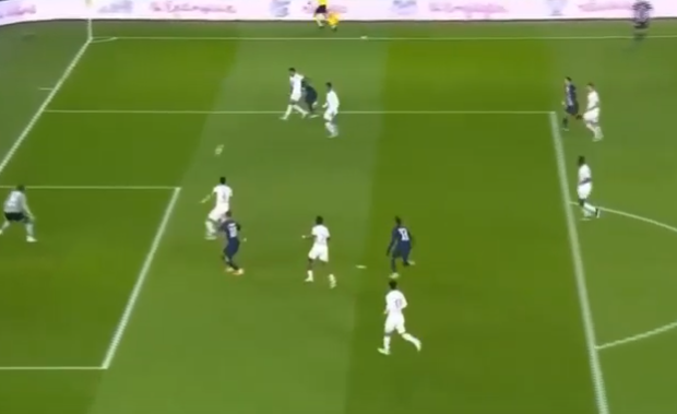 PSG vs Lille : Admirez la magnifique passe de Gana Gueye pour Icardi