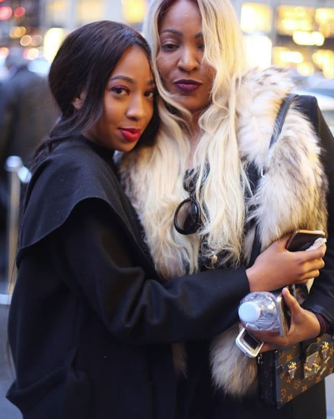 Zeyna Ndour grandit d’avantage, élève le niveau et dépasse sa mère Zeyna Ndour grandit d’avantage, élève le niveau et dépasse sa mère