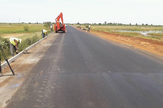 Me Oumar Youm, ministre des Transports terrestres: « Plus de 1862 km de routes revêtues depuis 2012 pour un montant de 2000 milliards de FCfa »