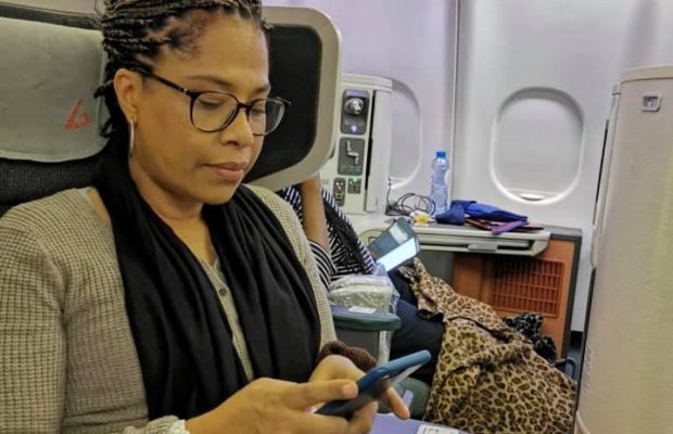 La réponse salée de Nathalie Yamb à Macky Sall « Cessez de vous comporter en serviteur zélé de Paris, à la recherche d’un dessert, et servez votre peuple«