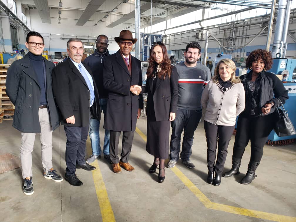 Abdoul Mbaye, ancien Premier ministre du Sénégal, économiste et consultant en stratégie industrielle et bancaire, invité par monsieur Casella a été reçu par l’organisation patronale des PME de Lombardie.