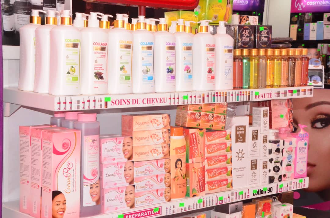 FOIRE  VIDEO/ FIDAK 2019 - Découvrez les toutes dernières gammes de maquillages et accessoires au Stand COSMEKEUP. VISITEZ LEUR STAND DANS LE DOME DU CICES