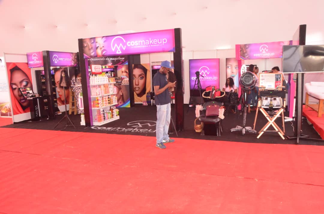 FOIRE  VIDEO/ FIDAK 2019 - Découvrez les toutes dernières gammes de maquillages et accessoires au Stand COSMEKEUP. VISITEZ LEUR STAND DANS LE DOME DU CICES
