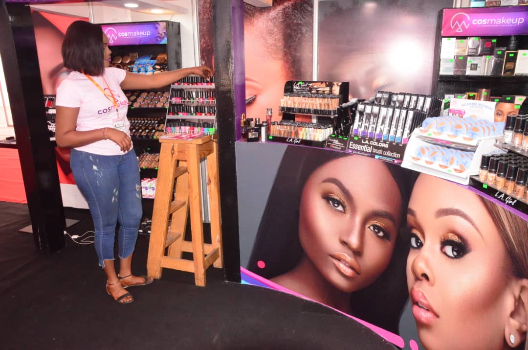 FOIRE  VIDEO/ FIDAK 2019 - Découvrez les toutes dernières gammes de maquillages et accessoires au Stand COSMEKEUP. VISITEZ LEUR STAND DANS LE DOME DU CICES