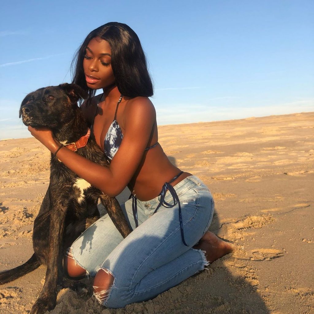 « Dioumbakh out » et piercing , les nouvelles photos bouleversantes de Diarra Sen Petit Gallé enflamment le web