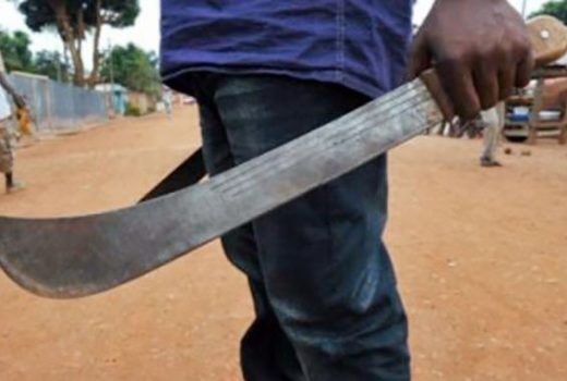 Koumpetoum: Un homme tue à coups de machette le présumé amant de sa femme