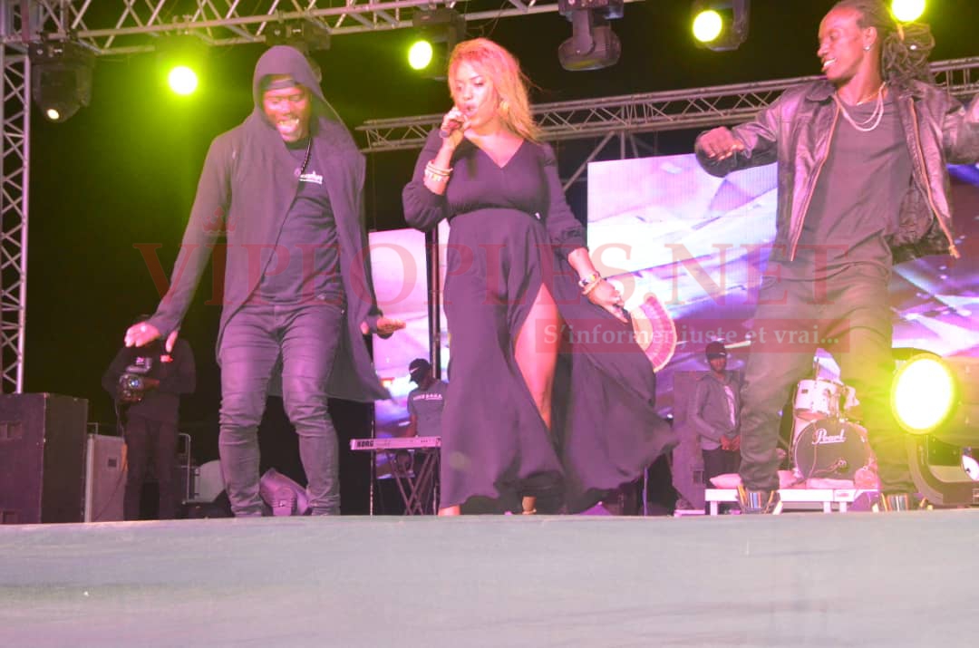 28 FIDAK: Un monde fou attérit à la foire de Dakar ce samedi 21 décembre pour assister au concert des artistes: Biacha, Kane Diallo, Diaw Diop Ibra Nadio, et Pape Diouf