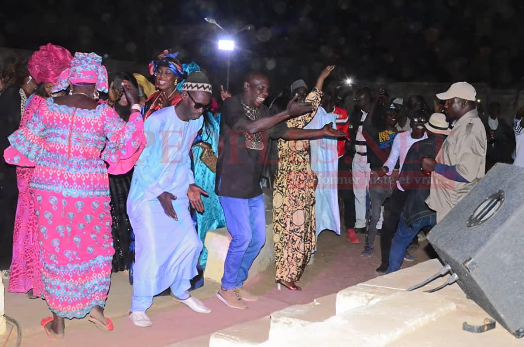 Linguére: La lionne de la musique une TITI dynamique démontre encore sa force chez les linguerois.