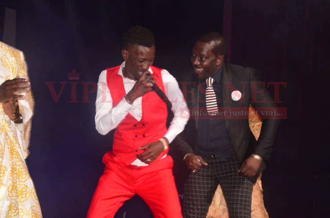 70 PHOTOS GRAND THEATRE: Les différentes "SANGNE SÉ" du public de El hadj Keita, le Neymar de la musique qui vient de marquer ses empreintes.