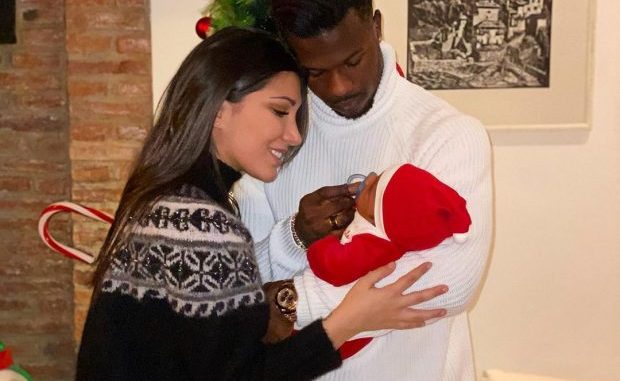 Noël en Famille: Keita Baldé passe du bon temps avec sa petite-amie et son fils