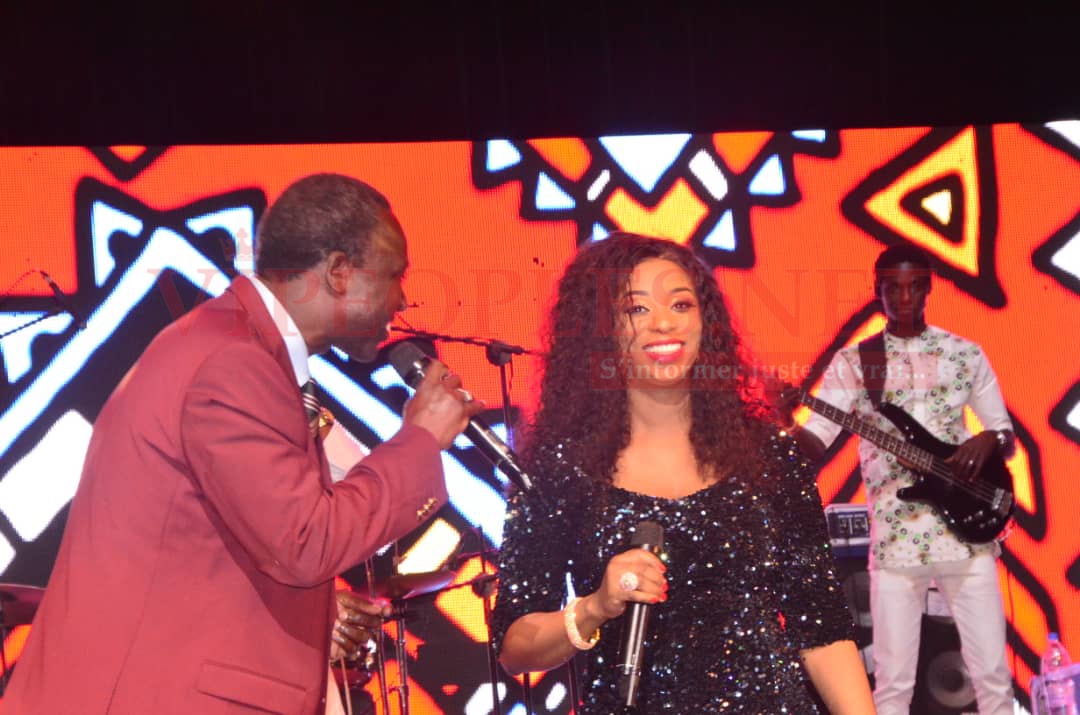 10 ANS DE SPECTACLES: Thione Seck, Fallou Dieng et Adji Ouza enflamme le public du grand theatre.