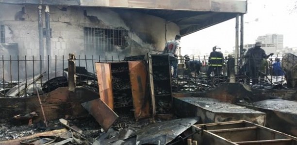 L’entrepôt de l’intendance des armées à Dakar prend feu