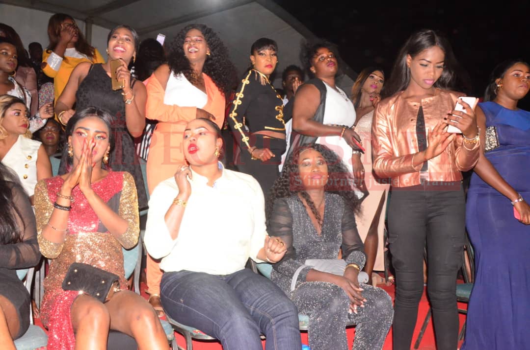 Grand Bal de YOUSSOU NDOUR : Les plus belles filles de DAKAR étaient au rendez-vous. Regardez.