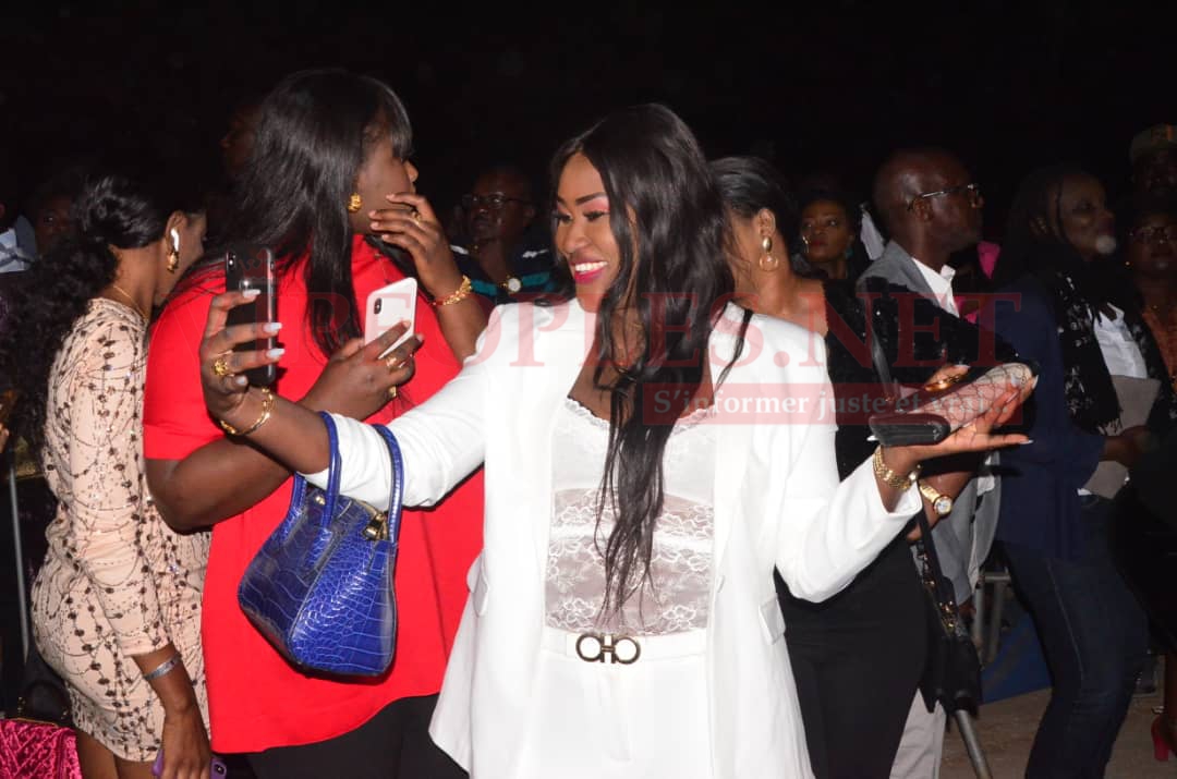 Grand Bal de YOUSSOU NDOUR : Les plus belles filles de DAKAR étaient au rendez-vous. Regardez.
