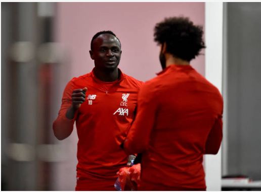 De Retour à Liverpool: Sadio Mané accueilli par Salah