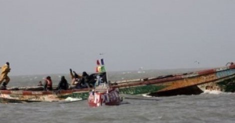 Saint-Louis : 2 pirogues chavirent en haute mer, 7 pêcheurs repêchés et 1 porté disparu