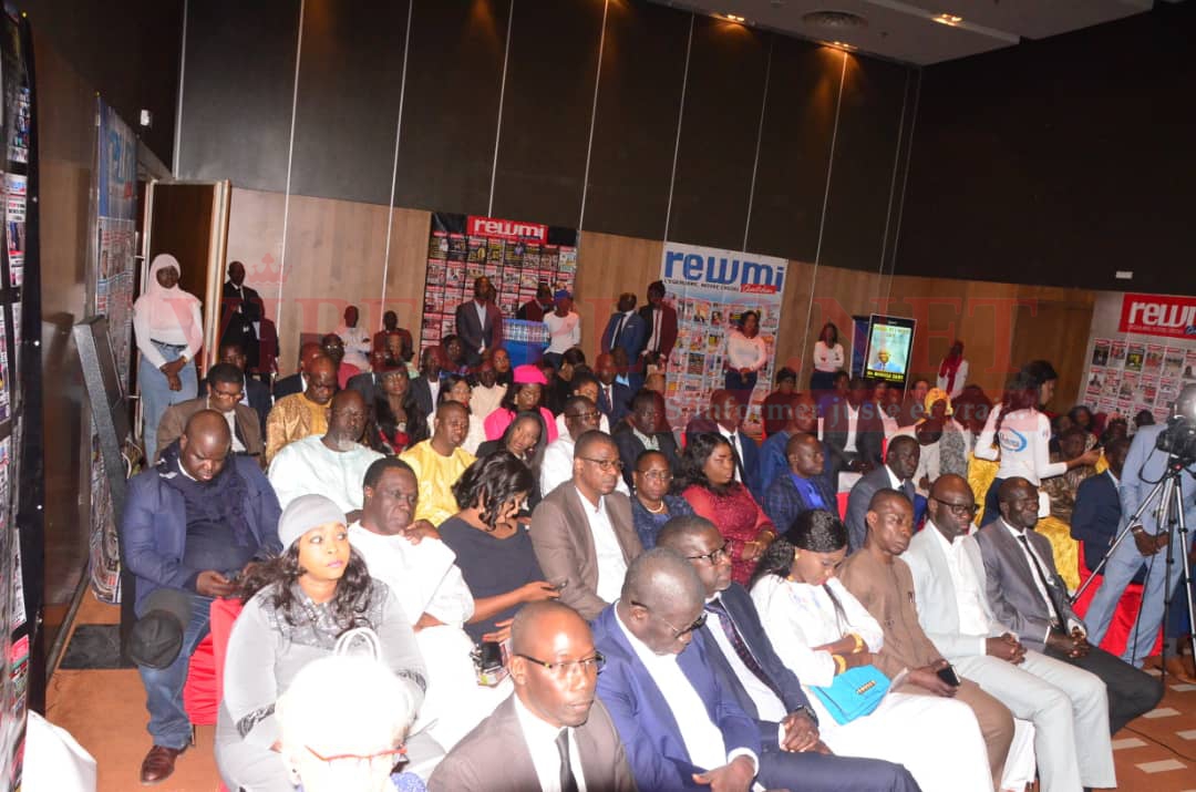 L'intégralité des images de la 11eme anniversaire de Rewmi quotidien du Pdt Mbagnick Diop qui désigne Me Moussa Sarr Homme de l'année.