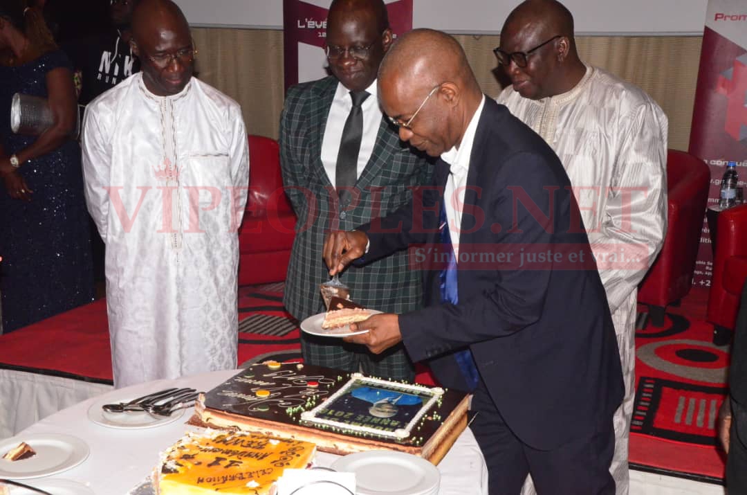 L'intégralité des images de la 11eme anniversaire de Rewmi quotidien du Pdt Mbagnick Diop qui désigne Me Moussa Sarr Homme de l'année.