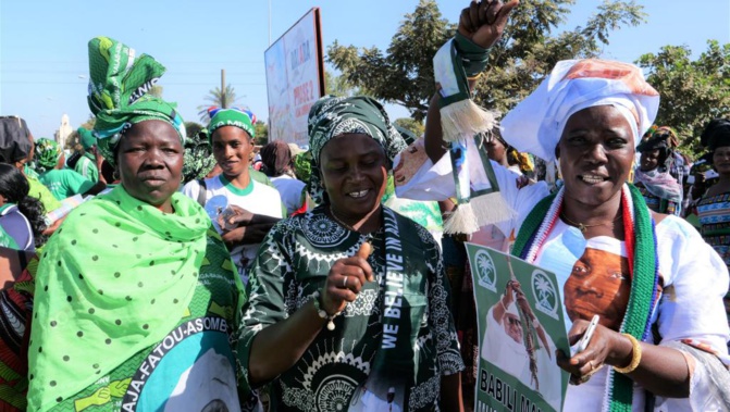 Gambie: des manifestants demandent le retour de l’ex-président Yahya Jammeh Gambie: des manifestants demandent le retour de l’ex-président Yahya Jammeh