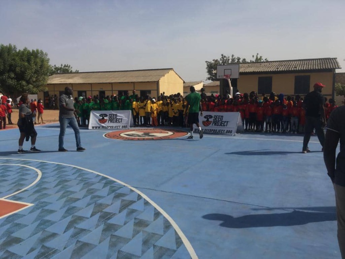 Kaolack: Kobe Bryant, le nom donné au terrain de basket offert par le SEED Kaolack: Kobe Bryant, le nom donné au terrain de basket offert par le SEED