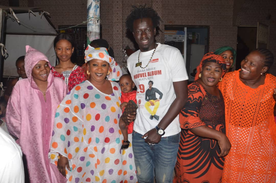 VIDÉO: 3000 Albums vendus en 24H, le fils de Moustapha Mbaye, Tarba Mbaye bat le record en 2020.