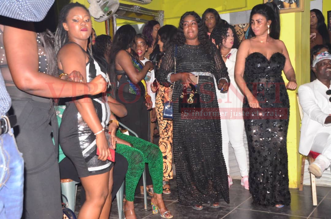 60 PHOTOS "Concours battré"Les plus belles filles à la soirée du retour explosif de Sidy Samb à la Villa Cristal.