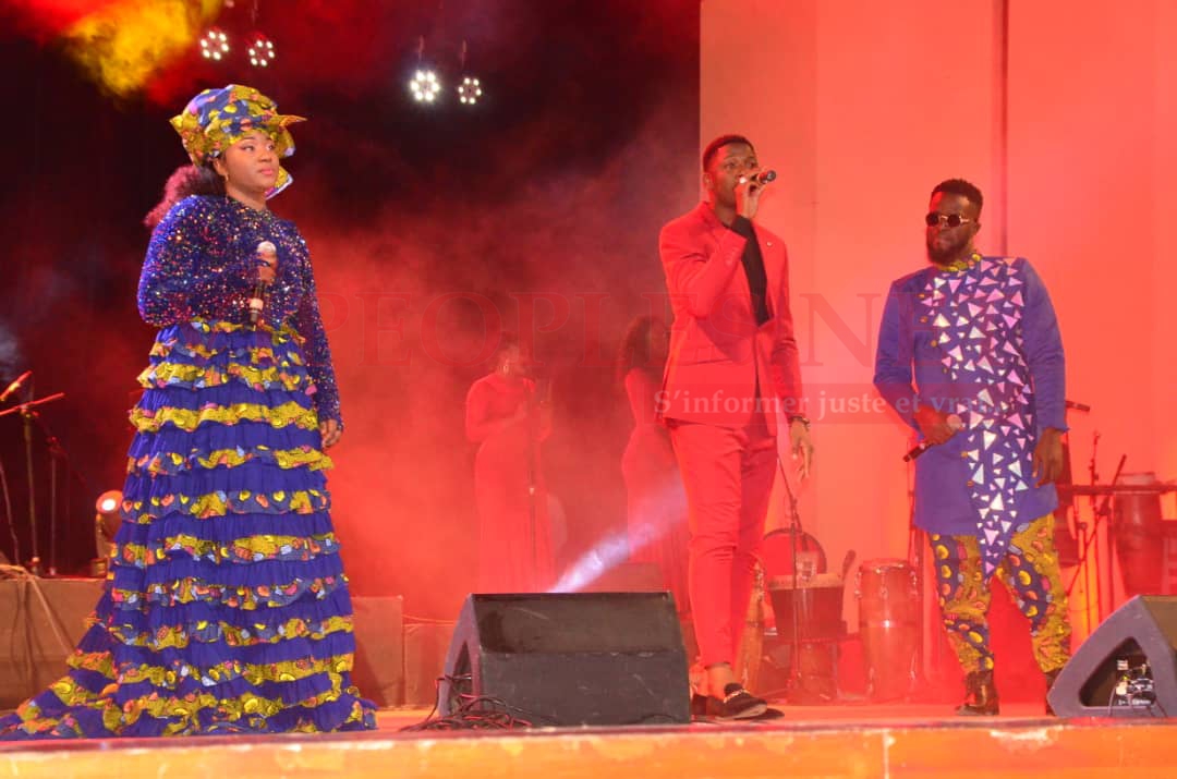 ST VALENTIN: Regardez comment le couple du groupe Maabo, Abdoul et Mia ont fait au Grand Théatre Doudou Ndiaye Rose