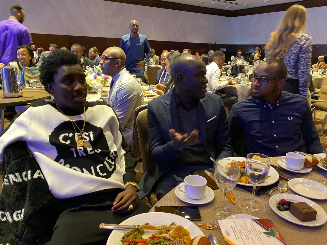 Les images de Waly Seck en compagnie de son manager, son frère Mouhamed et le snapeur Niang aux All Star  2020 à Chicago.