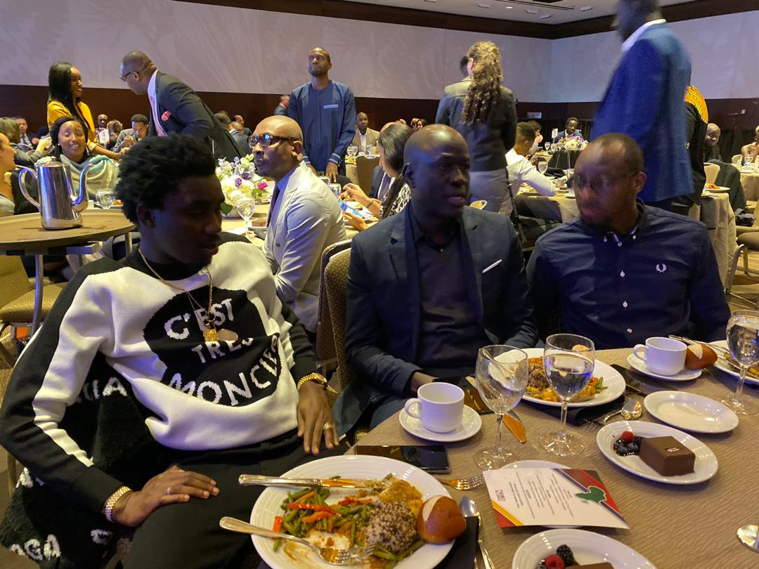 Les images de Waly Seck en compagnie de son manager, son frère Mouhamed et le snapeur Niang aux All Star  2020 à Chicago.