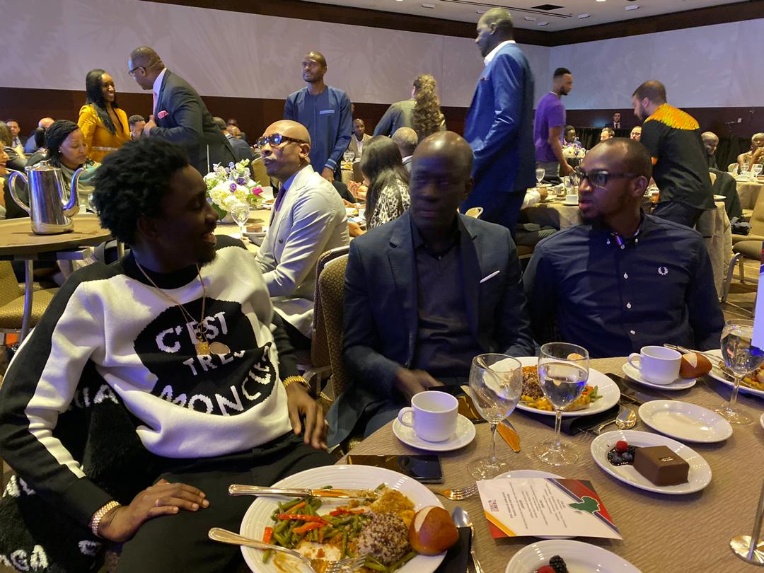 Les images de Waly Seck en compagnie de son manager, son frère Mouhamed et le snapeur Niang aux All Star  2020 à Chicago.