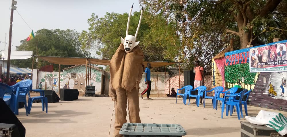 En images l'ouverture du Carnaval du Sud des jeunes de Kafountine avant le grand concert live avec TITI le 22 février.