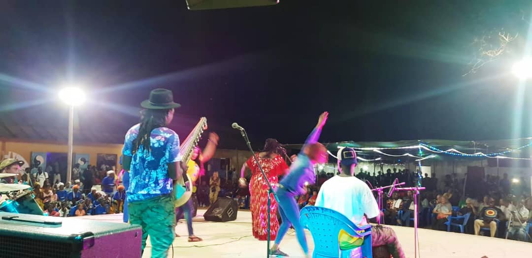 En images l'ouverture du Carnaval du Sud des jeunes de Kafountine avant le grand concert live avec TITI le 22 février.