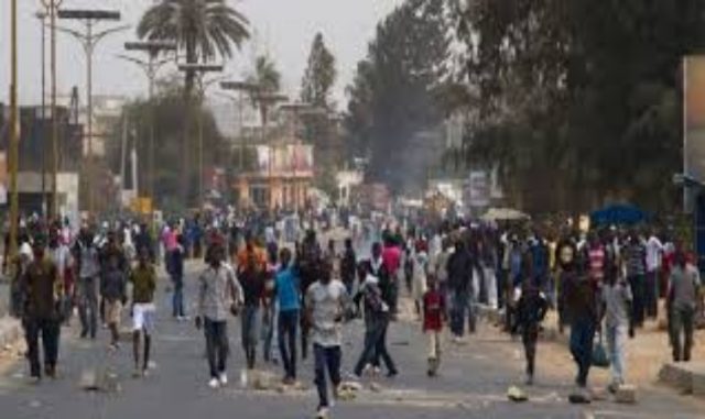 Ziguinchor : Des affrontements entre étudiants et policiers font Plusieurs blessés