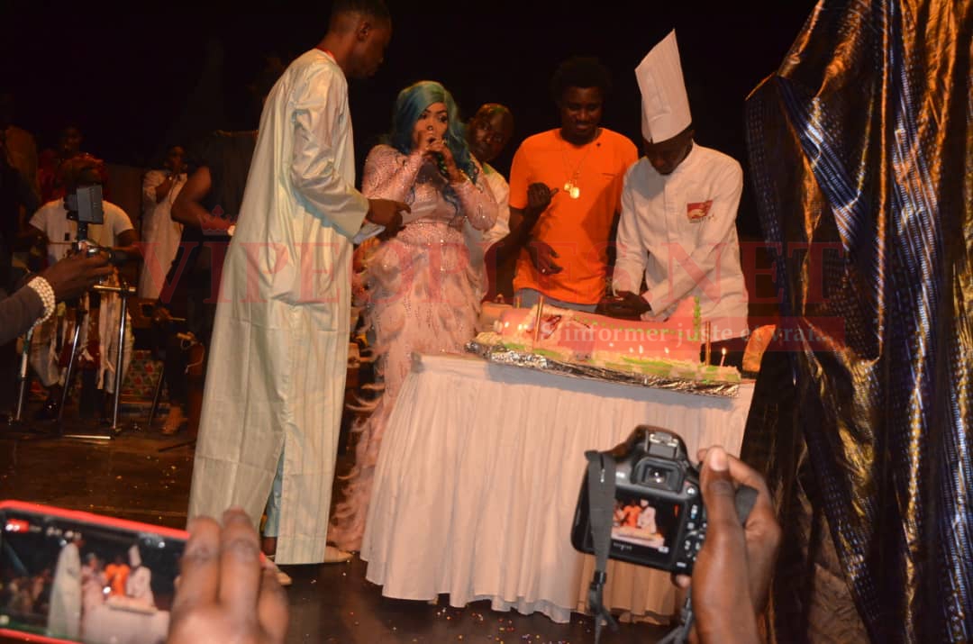 25 ANS DE CARRIERRES: Papa Thione, Waly Seck, Guigui, Ndiollé, Mame Bassine ont chauffé la scène de sorano avec Oumou Sow.