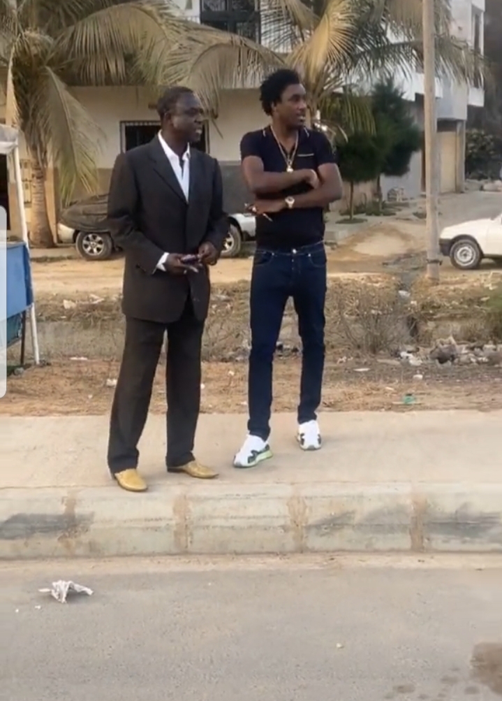 VIDÉO: NO STRESS, Waly Seck décompresse son papa Thione Seck sur le C0VID-19