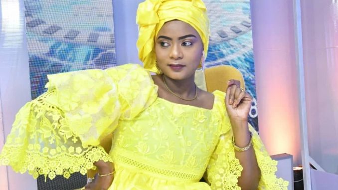 Plus que rayonnante sur le plateau de « Quartier Génaral » Merry Bèye Diouf étale toute sa beauté
