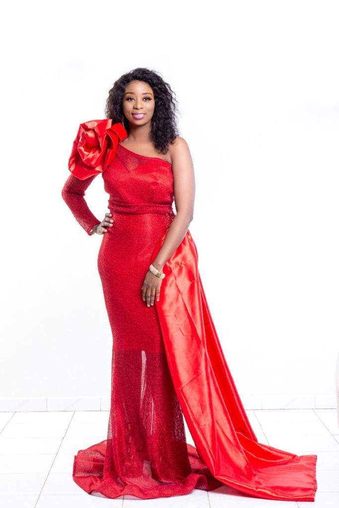 Divorcée, Adiouza s’affiche Glam et classe 