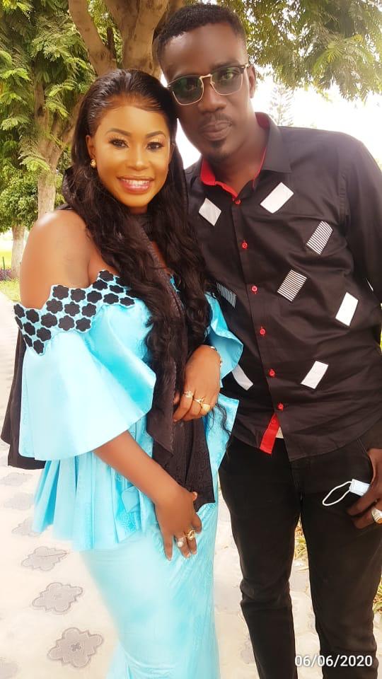 Les nouvelles photos t0rrides de Marichou en mode collé-serré avec Malick Diabou….Thiey
