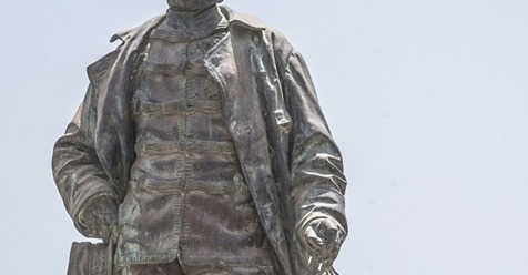 Statue Faidherbe : “Déboulonner ce monument, c’est s’affranchir de la colonialité de l’être”