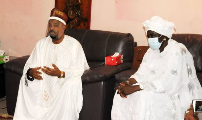 Ahmed Khalifa Niasse chez Mimi Touré : « Si tu mange de l’argent illicite ton organisme ne le digérera pas »