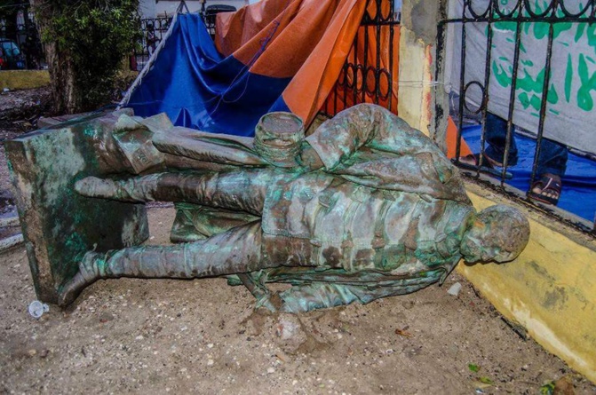 Manifestation à Lille pour le retrait d’une statue, « symbole du colonialisme » ( France )