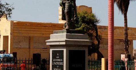 Saint-Louis : L’Imam Ratib “détruit” la statue Faidherbe et appelle au changement des noms des rues