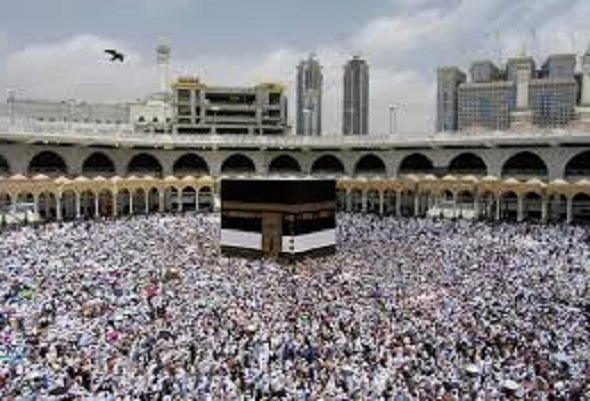 Impact de la Covid-19: le pèlerinage à la Mecque maintenu, mais avec un "nombre très limité" de fidèles
