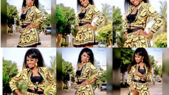 Photos : Queen Biz retourne à ses 18 ans. Admirez son look ado