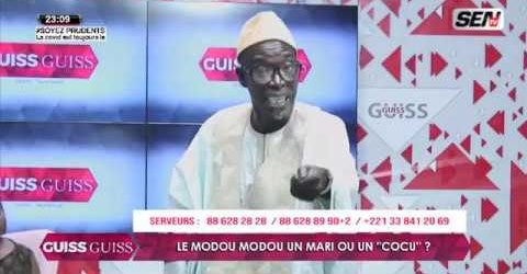 Attrapé par la VAR, Père Ngoné se fâche contre Mamadou Mbaye de la 2stv : ” Qu’il publie la vidéo de son père Bécaye…