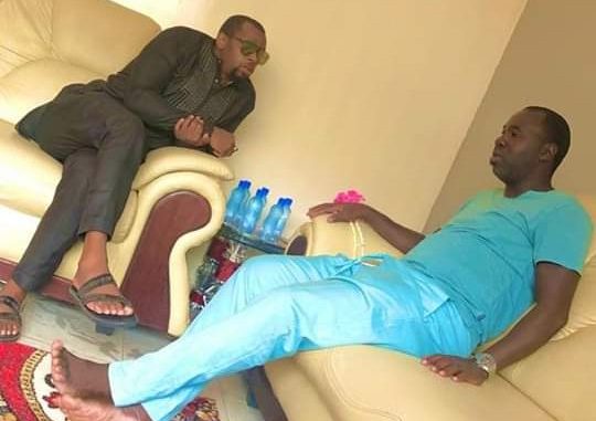 Henry Camara rend visite à Moussa Ndiaye , pour lui présenter ses condoléances suite au décès de sa fille