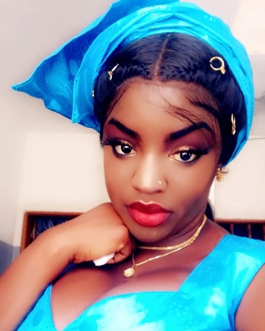 Kiné de la série » Wiri Wiri » , dévoile ses formes généreuses en « Pathial »…