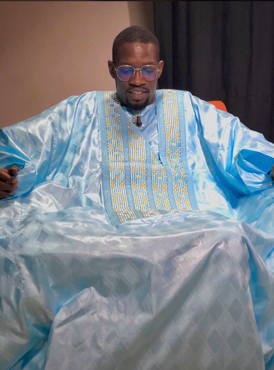 Eid Moubarak : découvrez le Tabaski Royale de Padros Mbaye dans une tenue qui attire l’élégance…